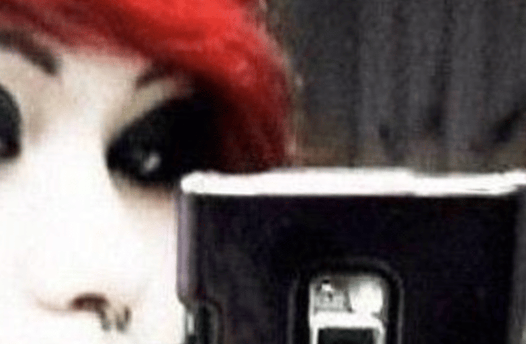 Kelly(Emo gf)