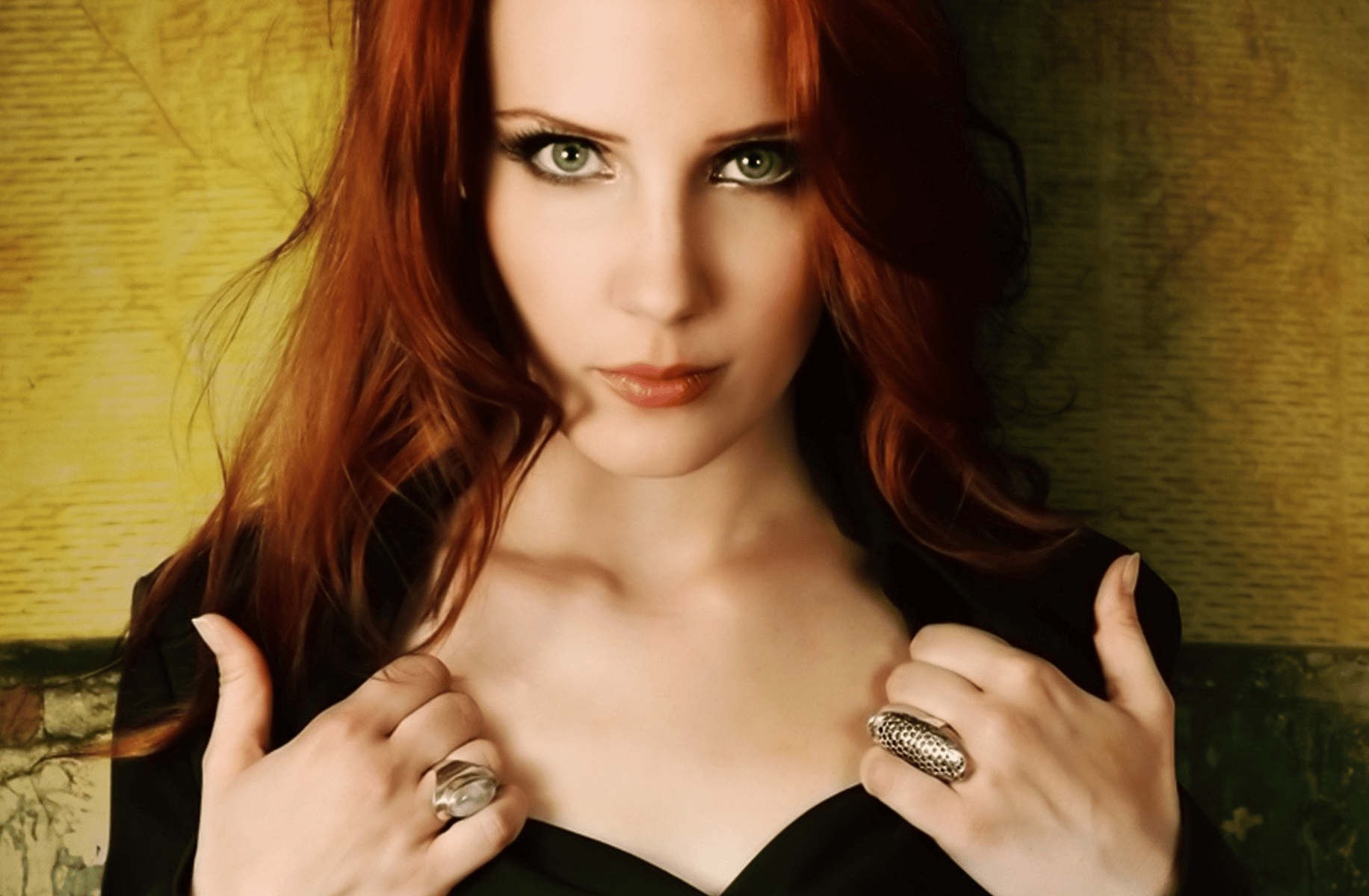Simone Simons