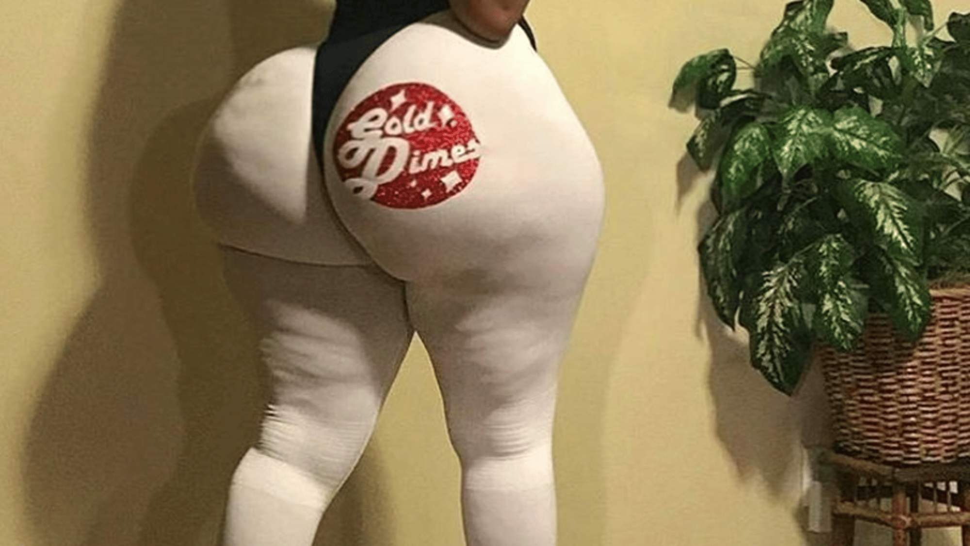 Friends mom Victoria