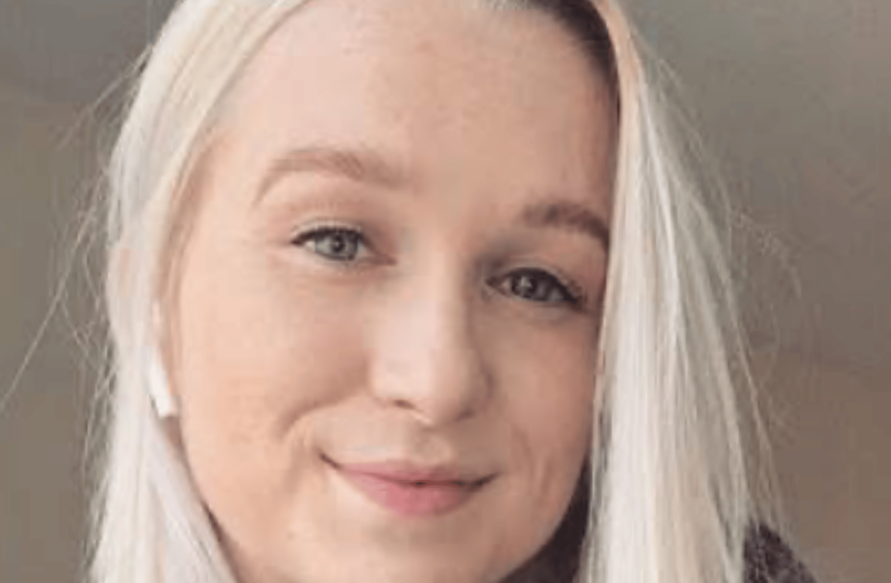 Zoe jayes