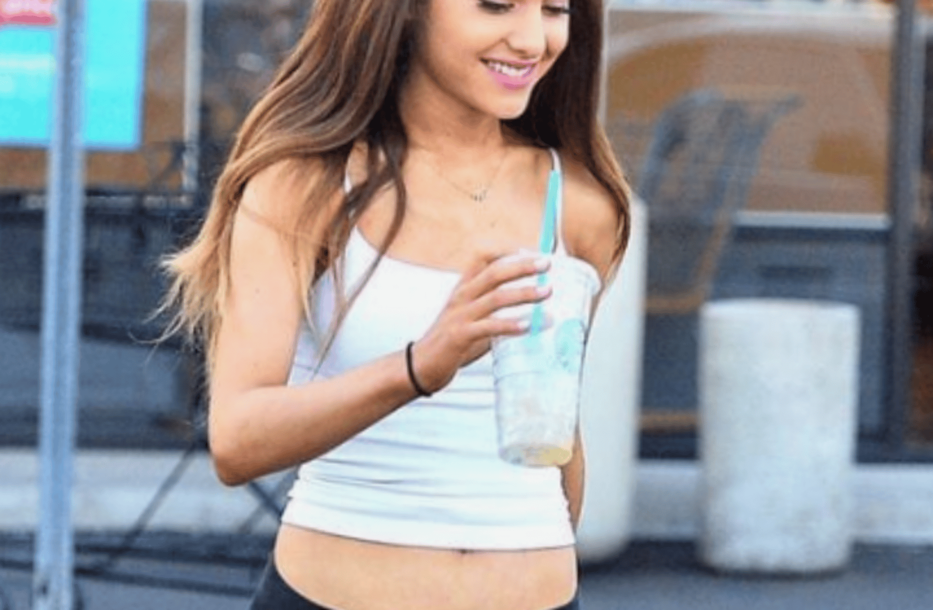 Ariana Grande (mom)