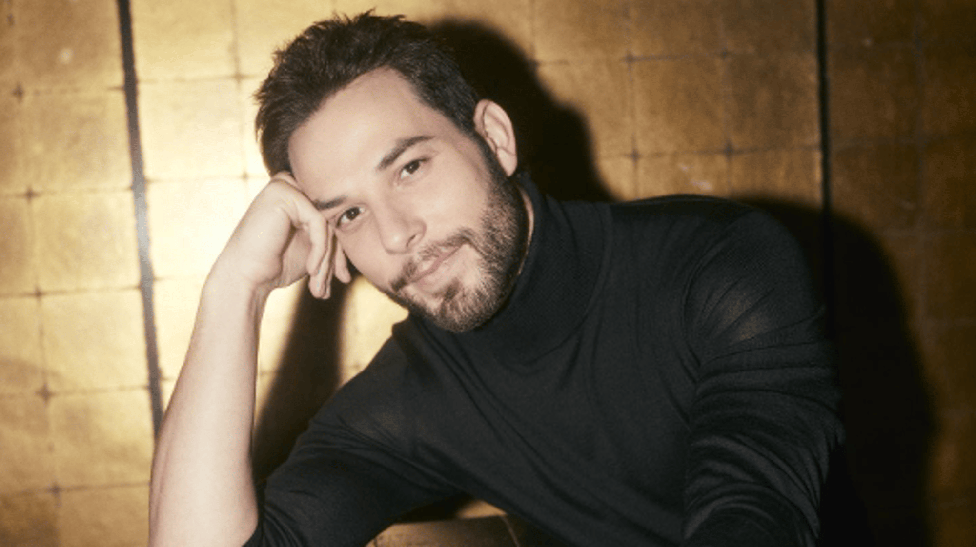 Skylar Astin