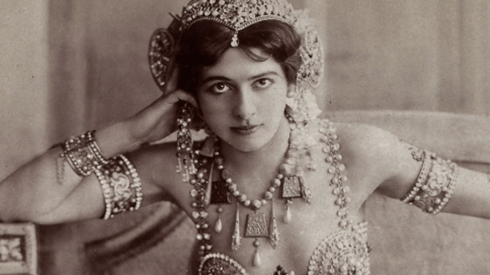 Mata Hari - Seductress