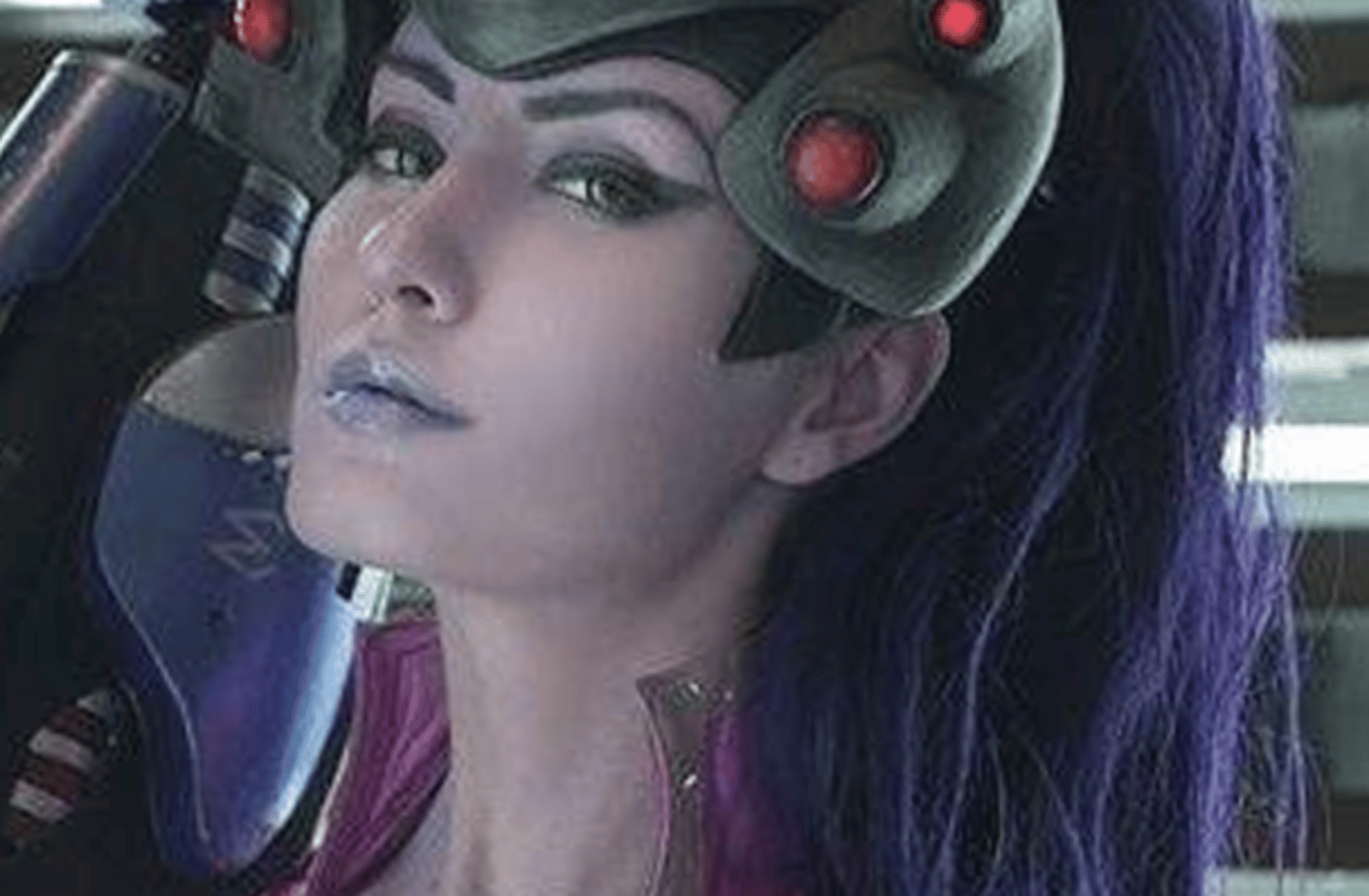 Widowmaker cosplayer