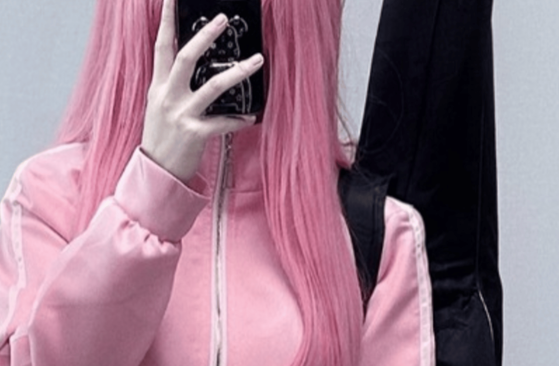 Bocchi the rock cosplayer