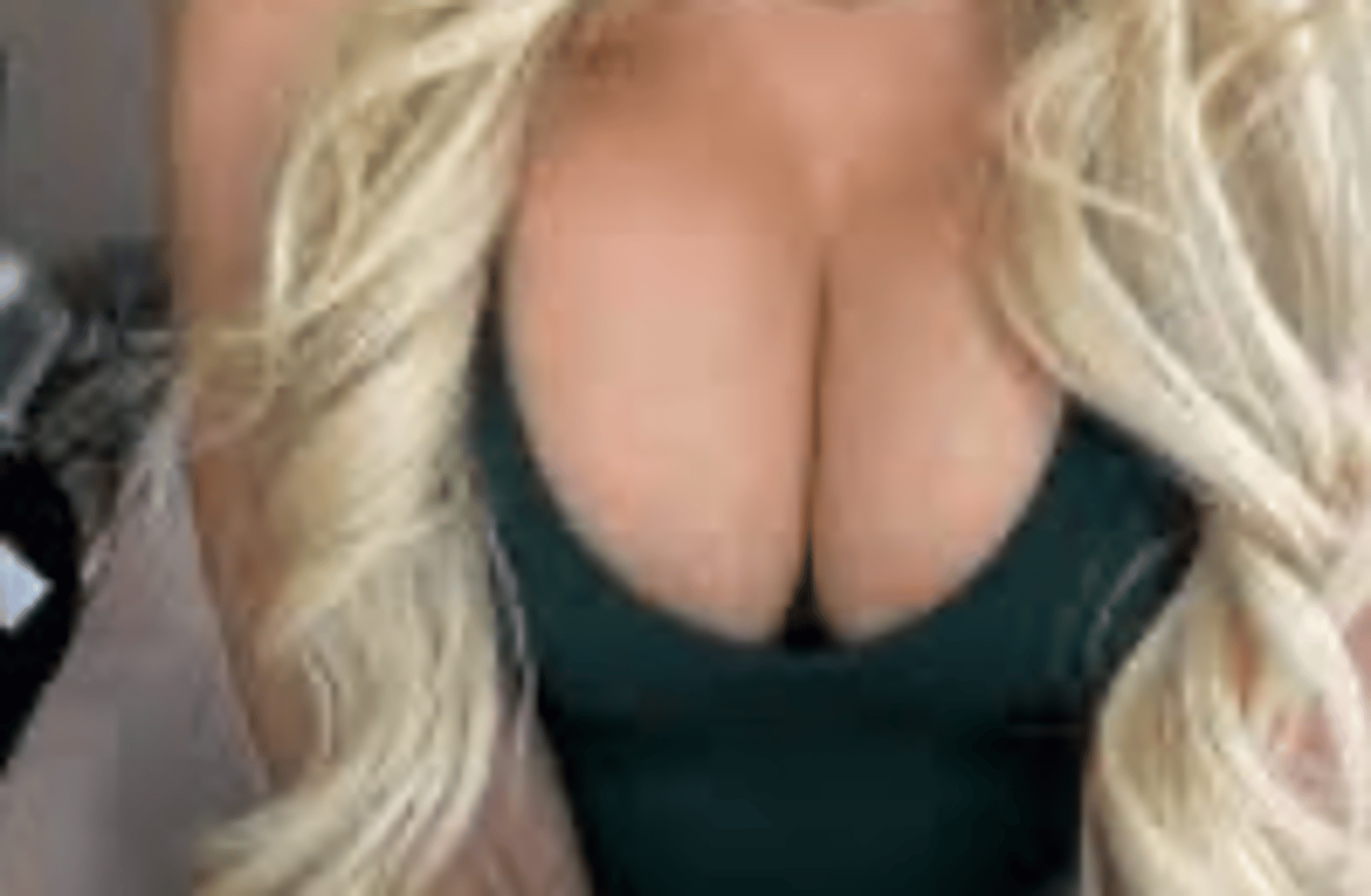 Elle Brooke
