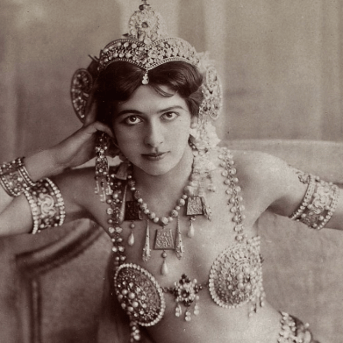 Mata Hari - Seductress