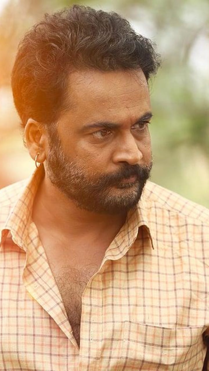 Sontineni Sivaji, Hero, Hyderabad