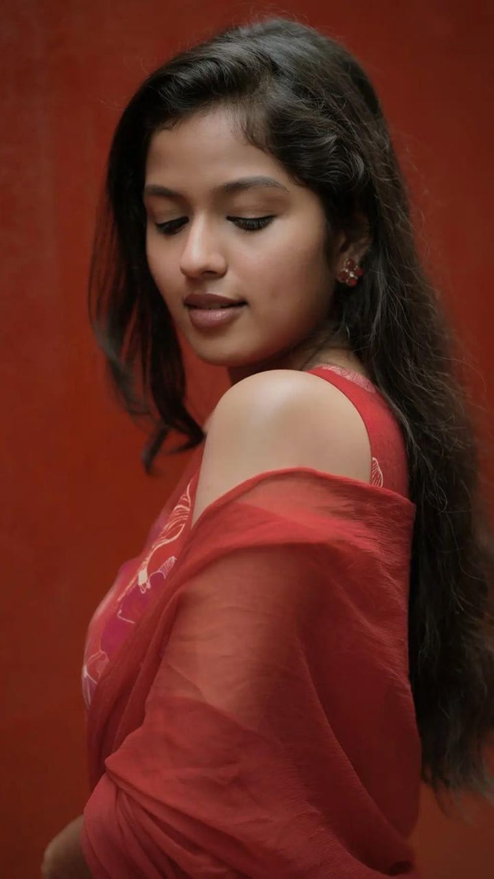 Tejaswi Rao, Heroine, Rajahmundry