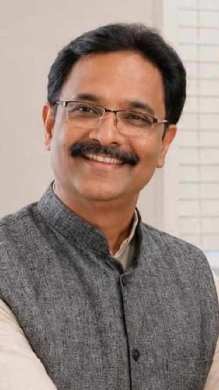 Kunthi Srinivas, Supporting Artist, Hyderabad