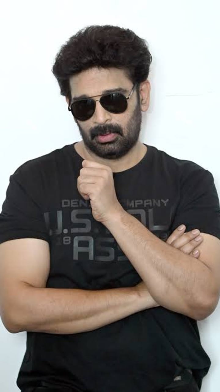 J. D. Chakravarthy, Supporting Artist, Hyderabad