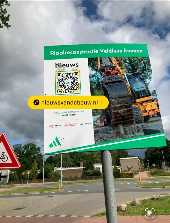 Projectbord met QR waarmee bewoners zich kunnen aanmelden voor nieuws updates
