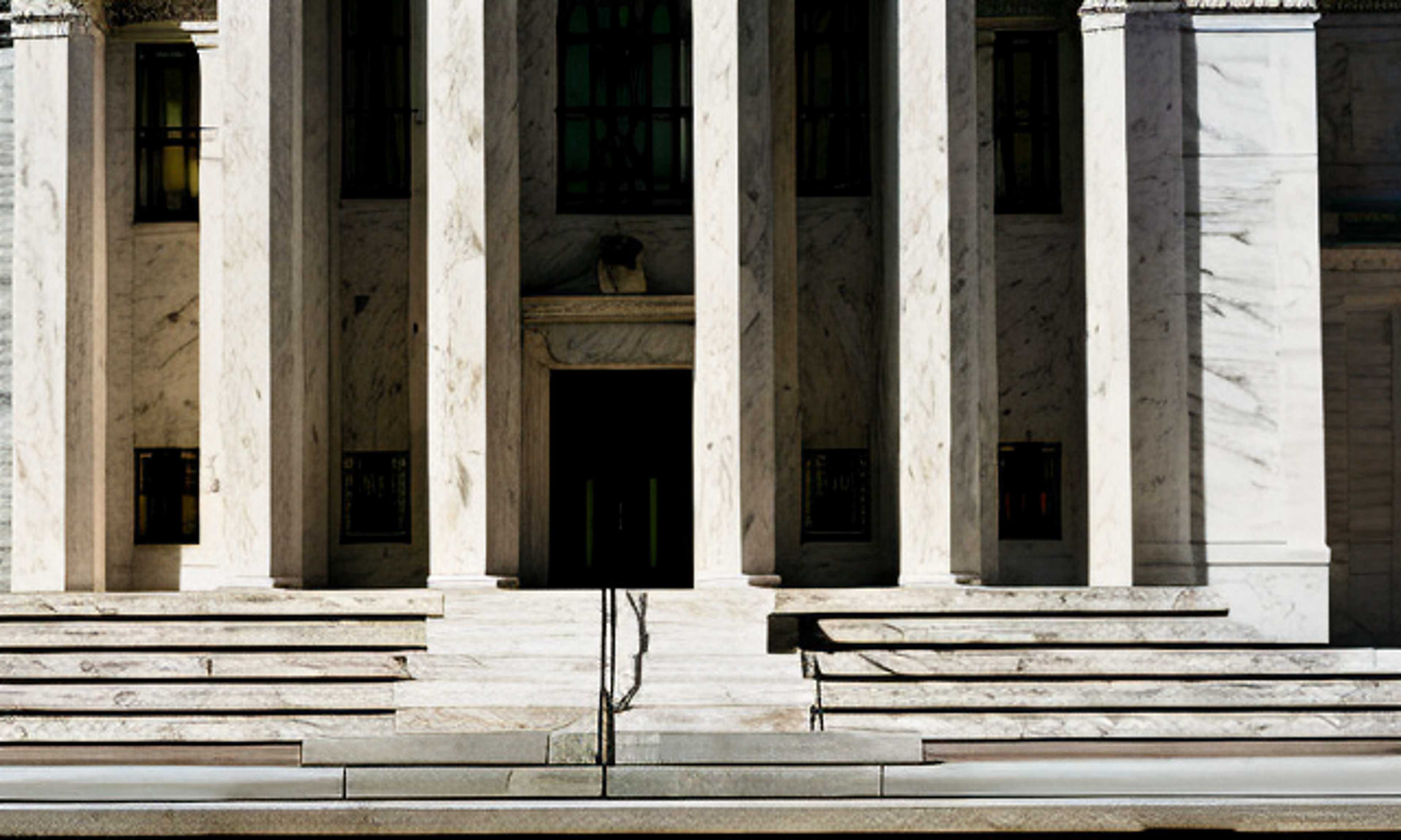 Wall Street Anticipates Fed Rate Hike Amid Economic Concerns