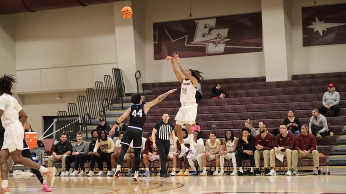 Image for Walker scores 1,000th point, MBB downs Berea