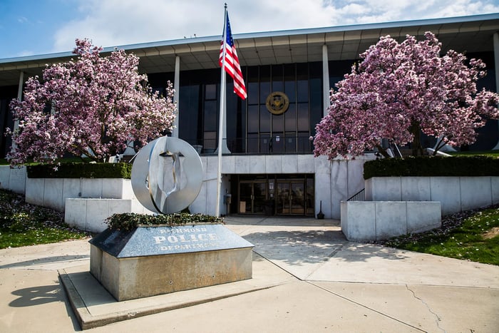 Image for Richmond mayor makes masks optional in city government buildings