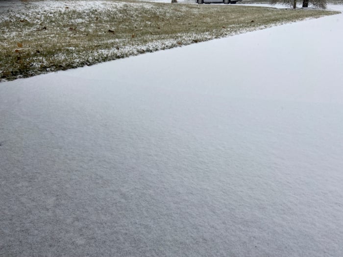 Image for Live updates: Snow, sleet from winter storm prompt local travel advisories for Richmond