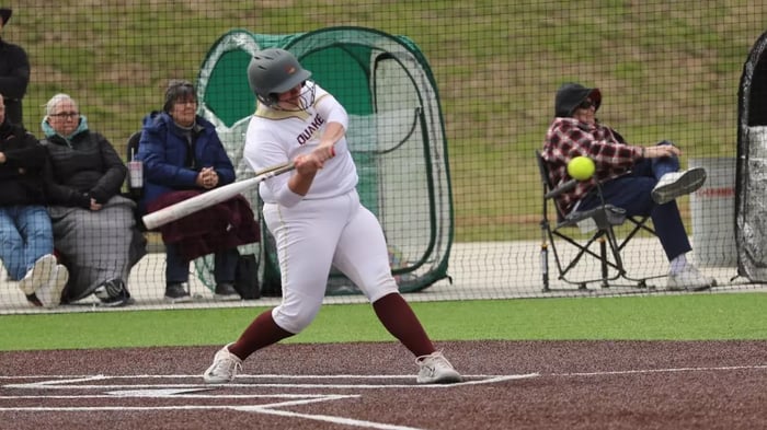 Image for Softball sweeps Wilmington in Quaker Bowl