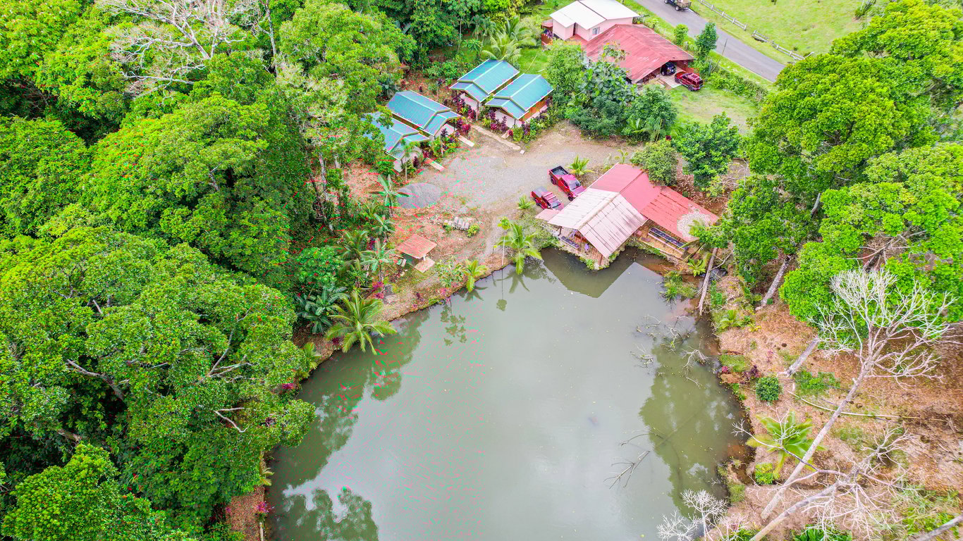 Eco Villas Retreat with Natural Lake – La Tigra, near La Fortuna