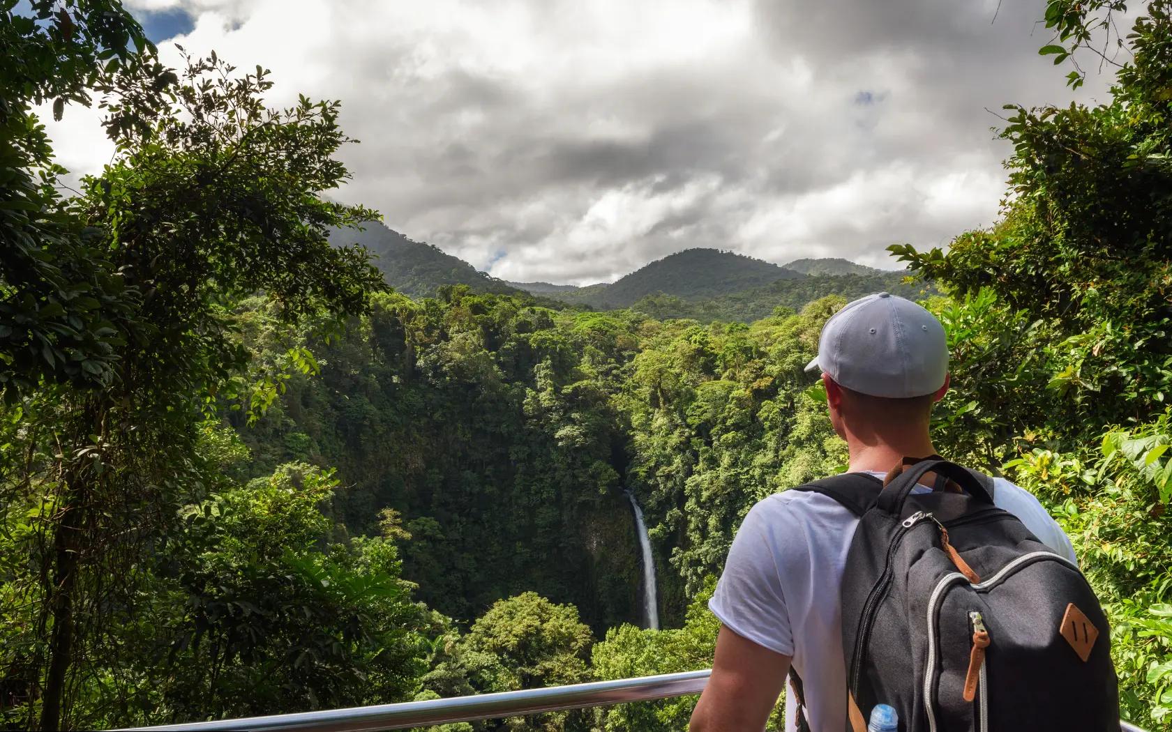 Mini Combo #1 – Volcano Hike + Waterfall + Lunch