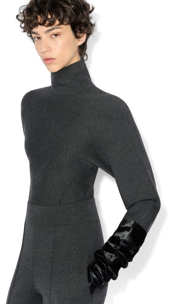 PULL CINTRÉ EN MAILLE DE LAINE
