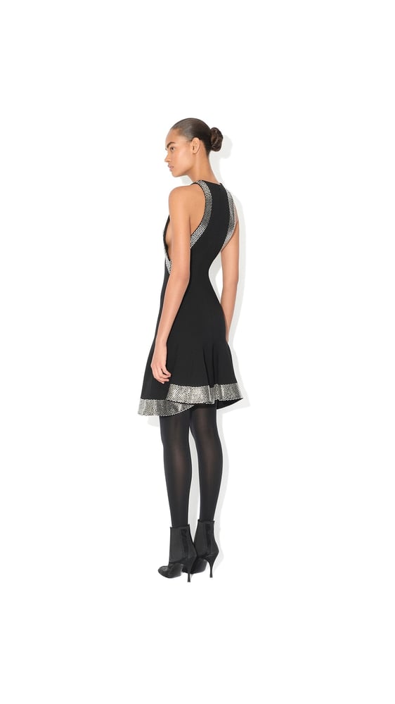 ROBE ÉVASÉE À STUDS