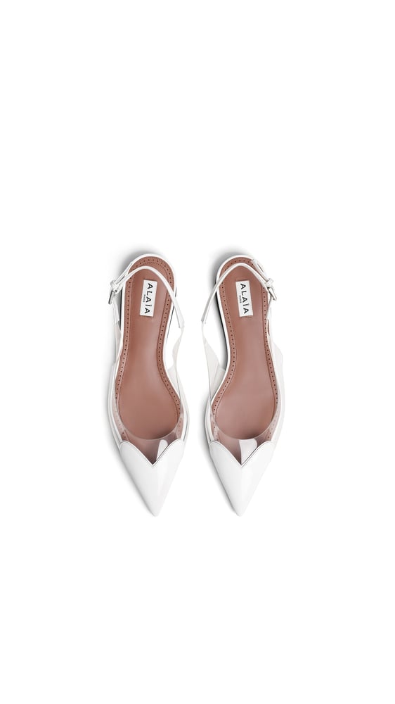 SLINGBACKS PLATES LE CŒUR EN CUIR VERNI