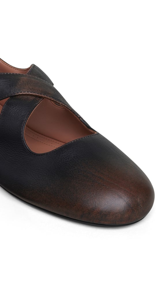 BALLERINES CRISS CROSS EN CUIR PATINÉ