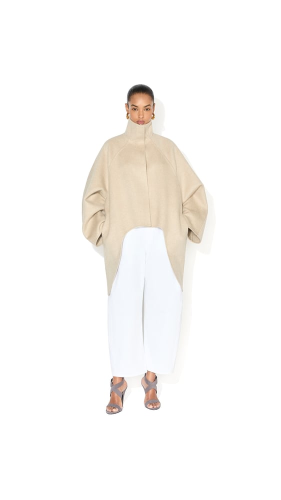 MANTEAU ASYMETRIQUE EN CACHEMIRE