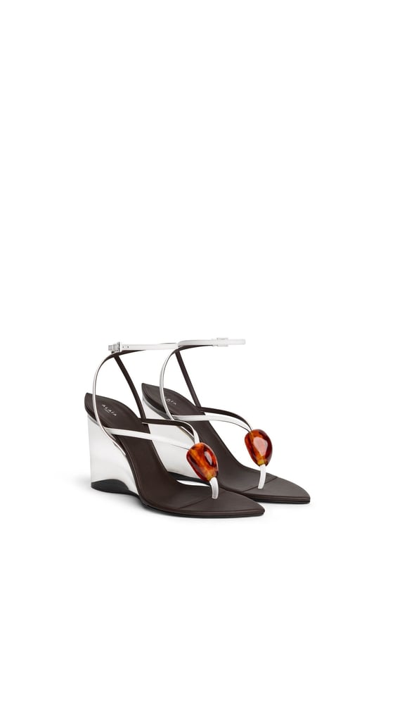 SANDALES INVISIBLE À BIJOU ET CUIR VERNI