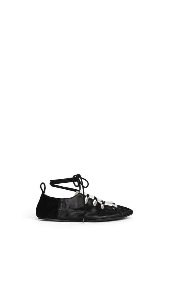 BALLERINES À LACETS FOLD EN CUIR