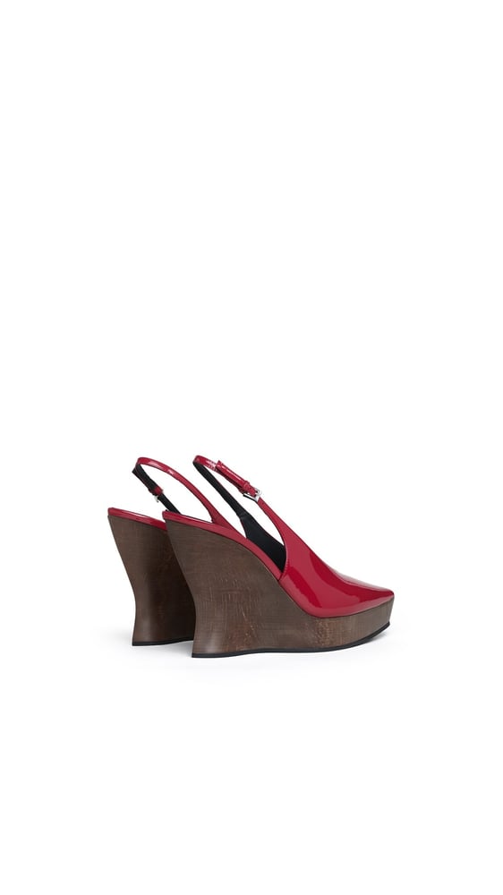 SABOTS COMPENSÉS EN CUIR VERNI