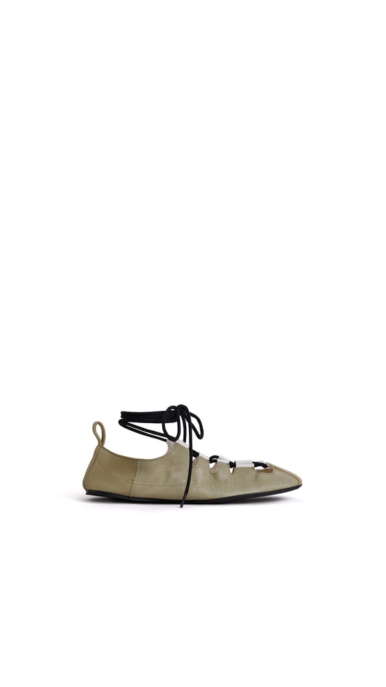 BALLERINES À LACETS FOLD EN CUIR