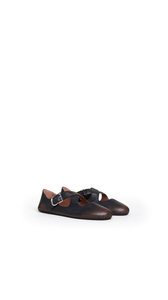BALLERINES CRISS CROSS EN CUIR PATINÉ