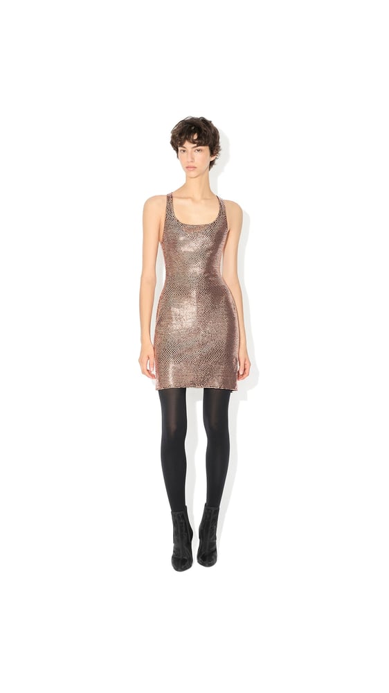 ROBE AJUSTÉE À STUDS