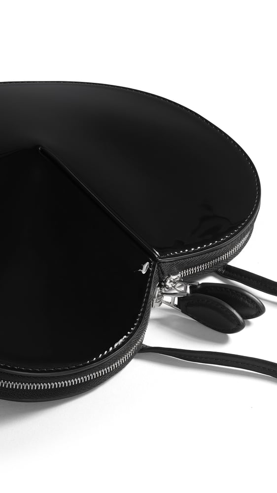 SAC LE CŒUR EN CUIR VERNI