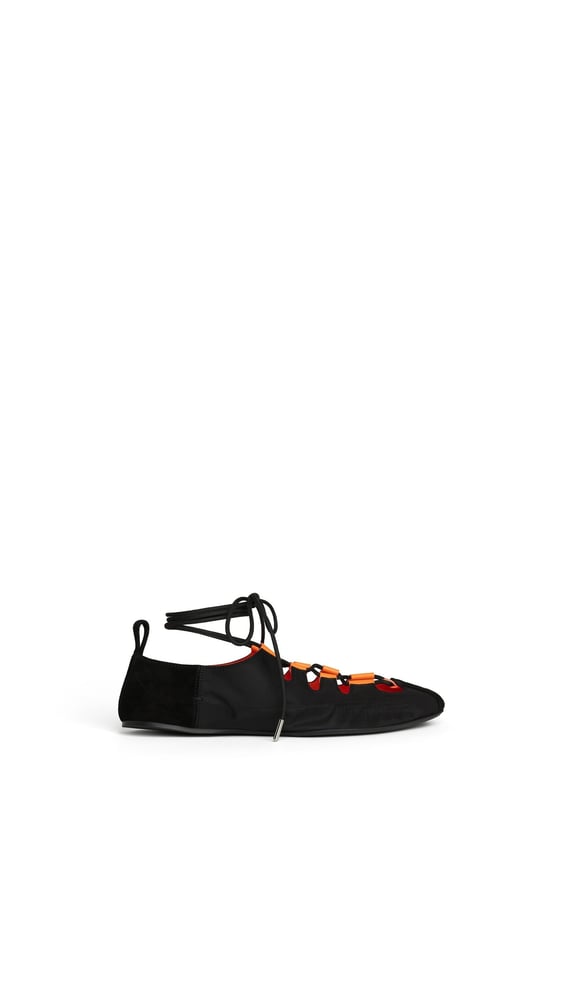 BALLERINES À LACETS FOLD EN NYLON ET CUIR