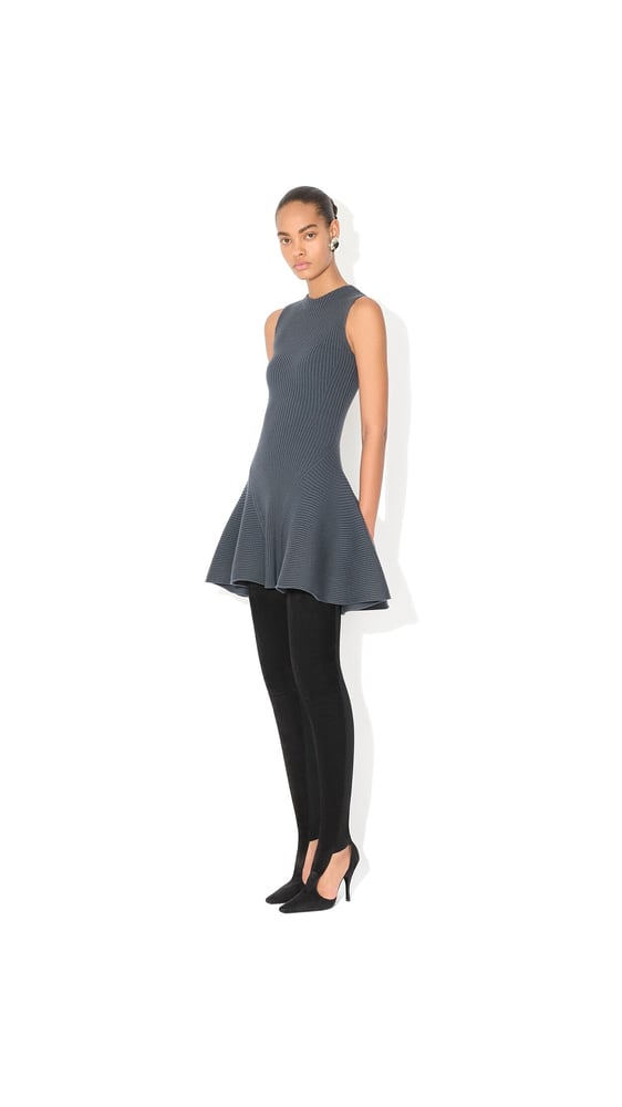 ROBE ÉVASÉE EN MAILLE CÔTELÉE