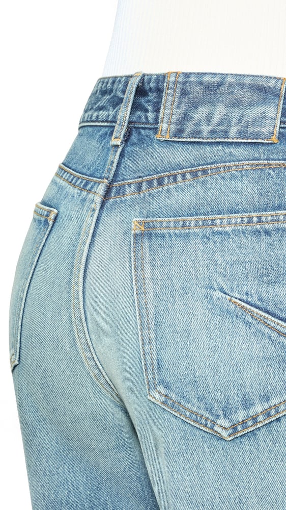 JEAN ÉVASÉ EN DENIM
