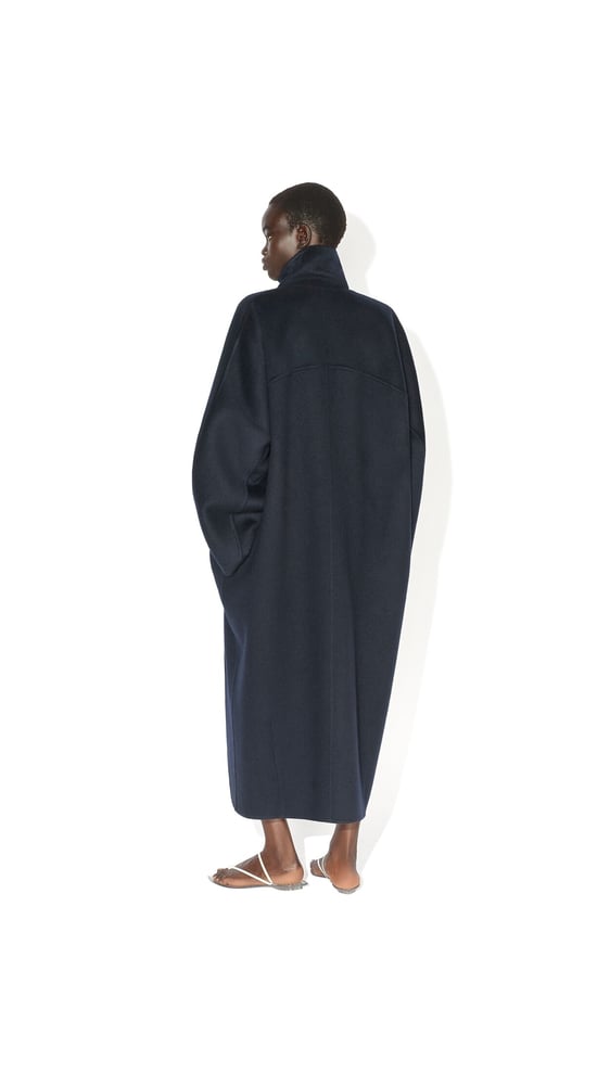 MANTEAU ASYMETRIQUE EN CACHEMIRE