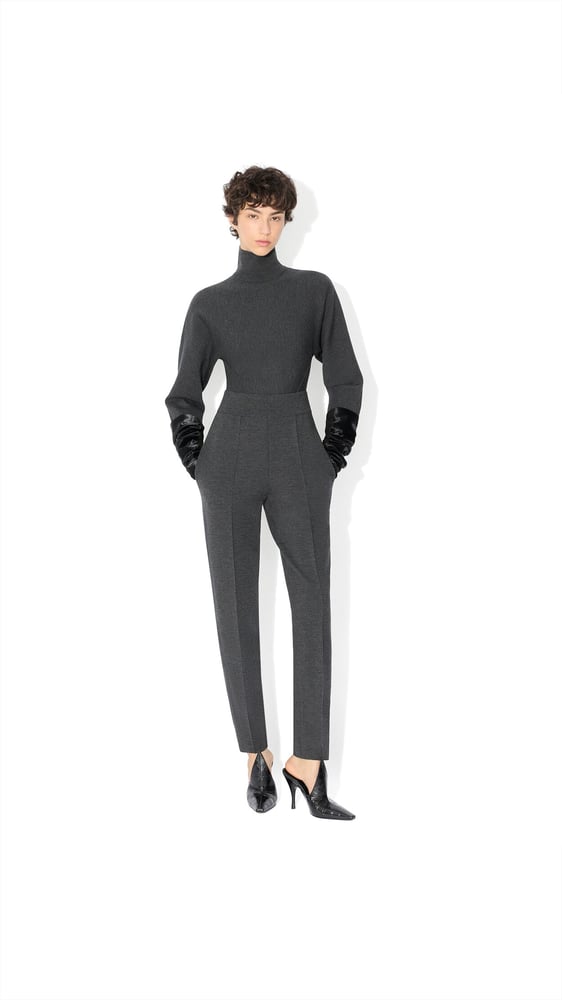 PANTALON FUSELÉ EN MAILLE DE LAINE