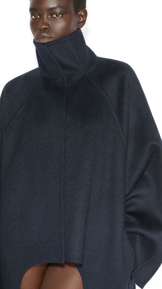 MANTEAU ASYMETRIQUE EN CACHEMIRE