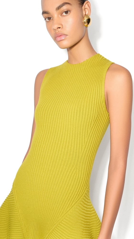ROBE ÉVASÉE EN MAILLE CÔTELÉE