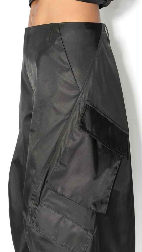 PANTALON CARGO EN TAFFETAS
