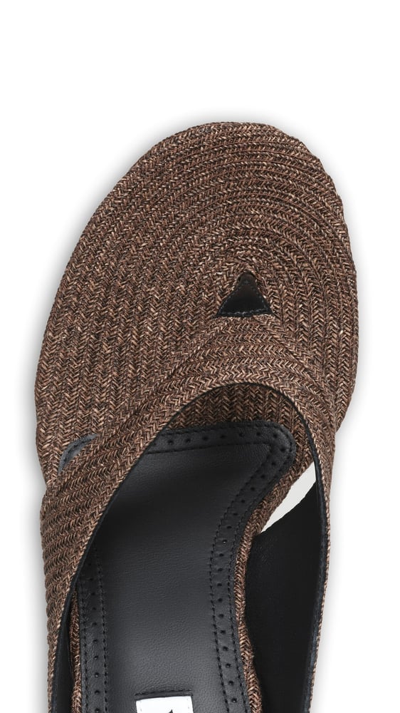 MULES TONG CUBE EN PAILLE TRESSÉE