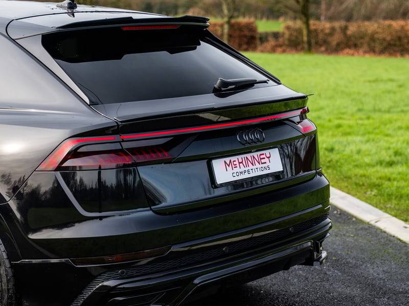 Black Audi Q8 50 TDI Quattro or £30,000