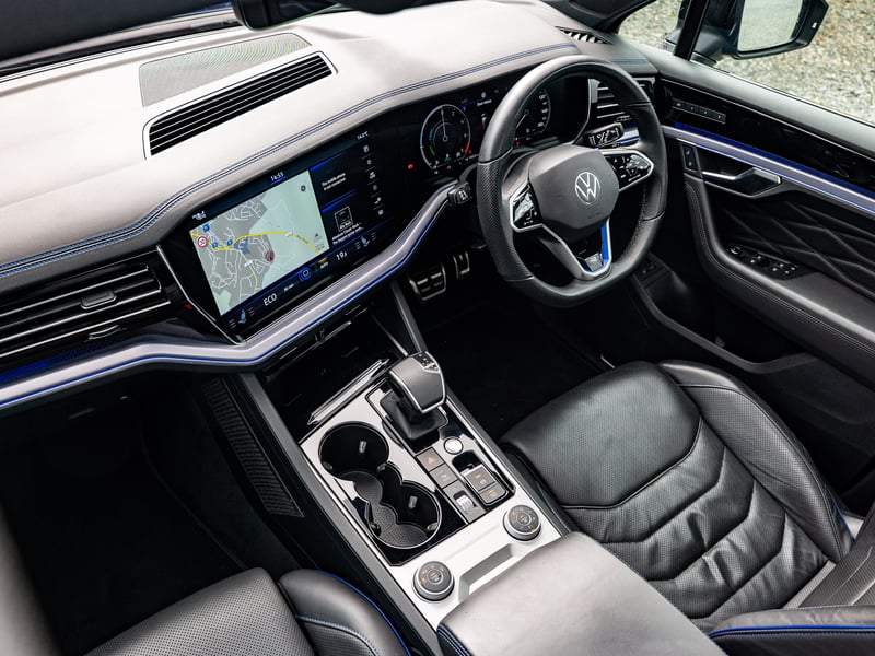 2023 Volkswagon Touareg or £35,000