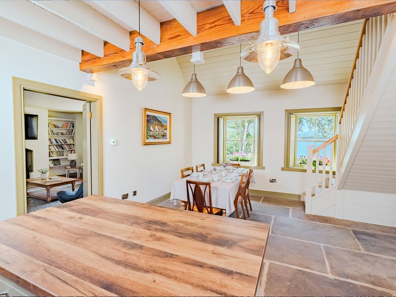 5 Bedroom Lakeside Home in Donegal OR £500,000