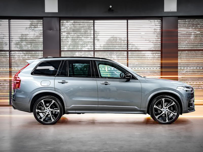 Volvo XC90 R-Design OR £25,000