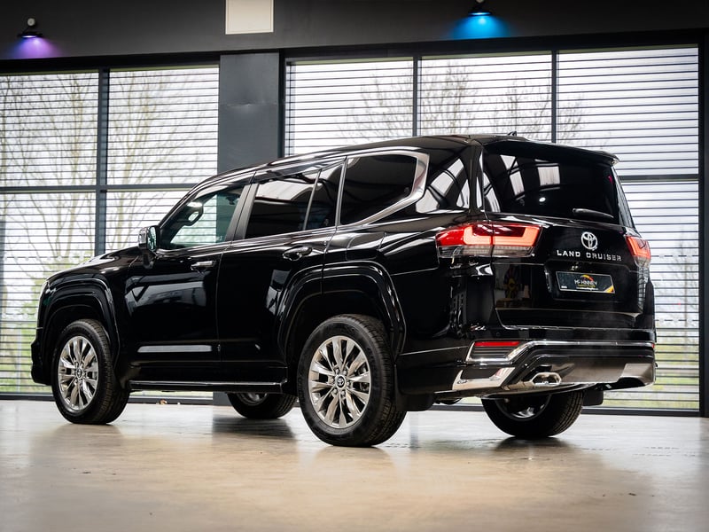 New Model Toyota Landcruiser ZX 7 Seater