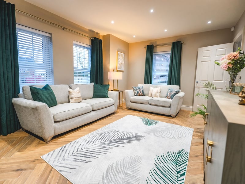 3 Bed Luxury House OR £200,000